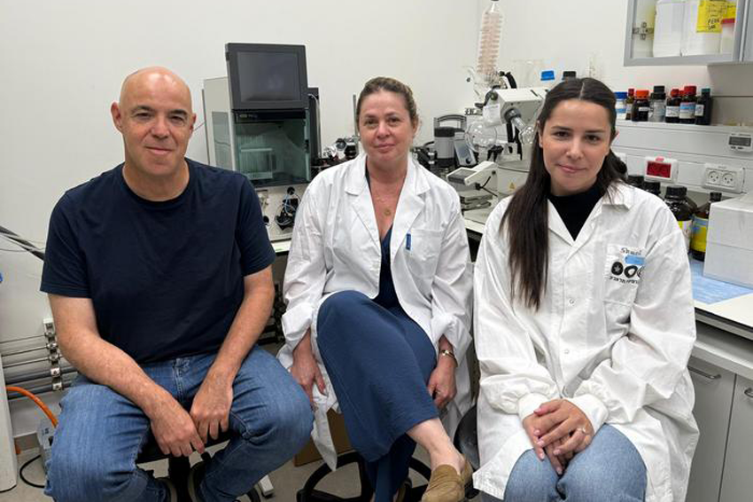 From right to left: Shani Ben Haroush, Dr. Inbal Hazan-Halevy, and Prof. Dan Peer