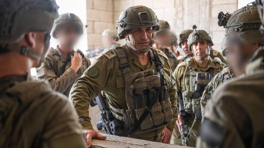 IDF Chief of Staff Lt. Gen. Eyal Zamir in Gaza (צילום: דובר צה"ל ) הרמטכ״ל אייל זמיר בסיור שטח ברצועת עזה