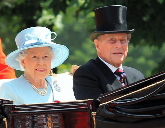 Королева Елизавета II и принц Филипп 