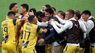 שחקני מכבי ת"א חוגגים