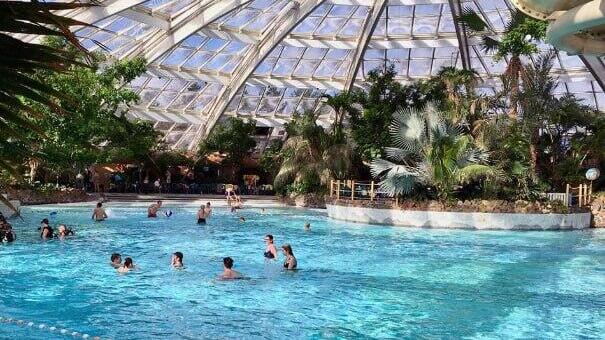 פארק מים בכפר הנופש דה קמפרוונן בהולנד