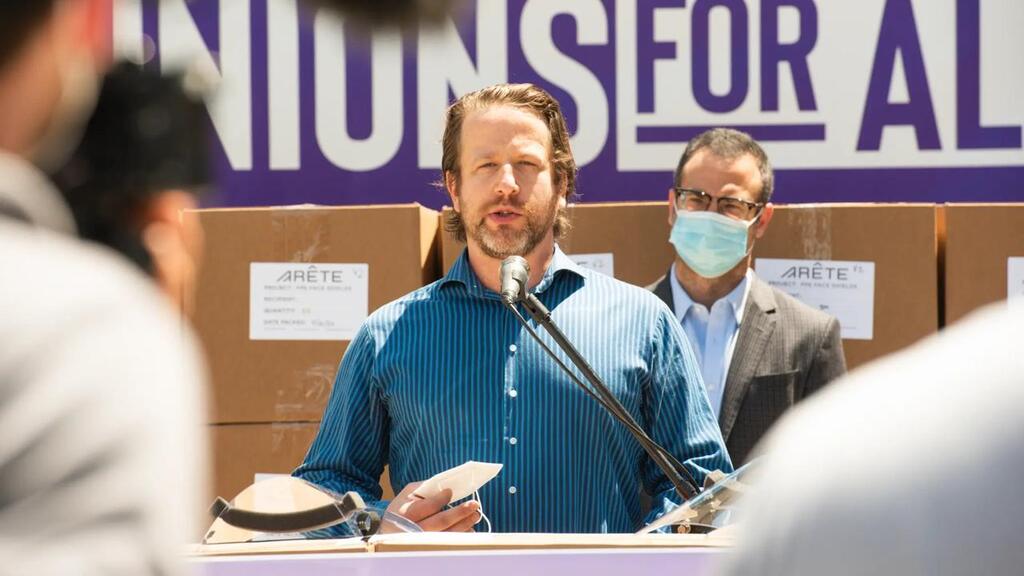 Joseph Sanberg for years has portrayed himself as a philanthropist and social activist (Photo: Emergency Supply Donor Group) סנברג