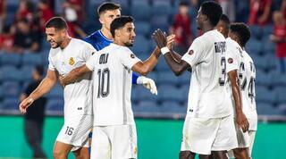 שחקני אשדוד חוגגים בסיום