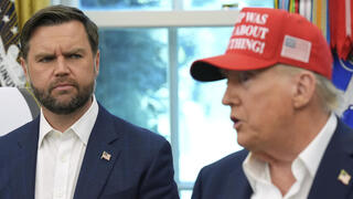 נשיא ארה"ב טראמפ עם סגן הנשיא ג'יי די ואנס 22 באוגוסט