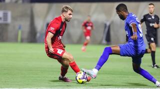 יעקב אבבה מנסה לעצור את אדר רטנר