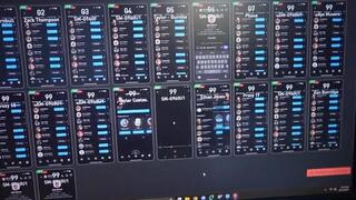 עשרות מסכים של סמארטפונים שמריצים הודעות 