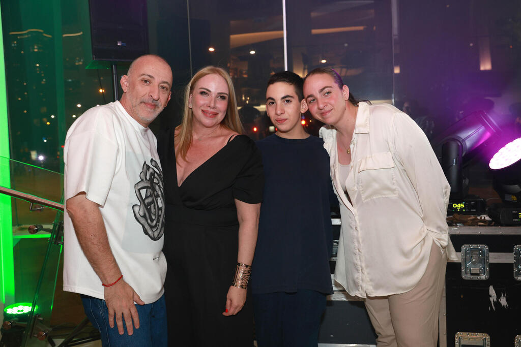 מסיבת פרידה משה קפטן הבימה 