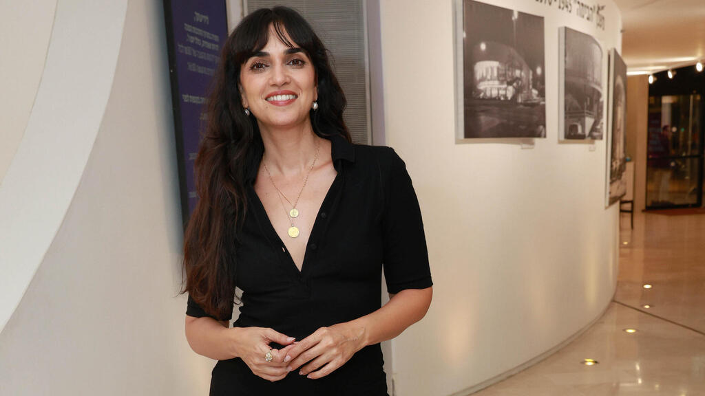 "מספיק גדולה, מספיק נחושה ומספיק שמחה להגיד שאני רוצה שפני המדינה תשתנה" (צילום: ענת מוסברג) מסיבת פרידה משה קפטן הבימה