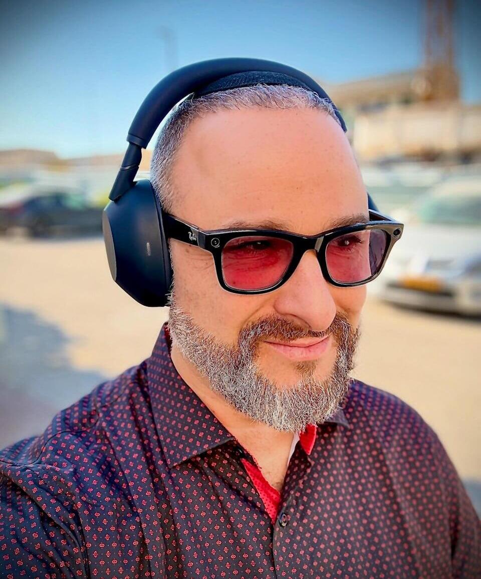 Hillel Fuld rocks his Sony WH-1000XM6 headphones 