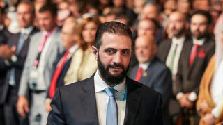 נשיא סוריה אחמד א-שרע (אבו מוחמד אל-ג'ולאני)  ביריד דמשק הבינלאומי