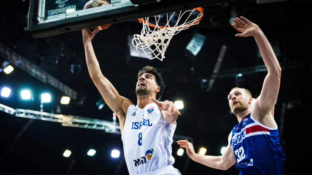 Израиль - Исландия (Фото: FIBA) שחקן נבחרת ישראל דני אבדיה
