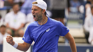 ריידי חוגג את סנסציית הענק