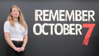 ראש הממשלה בנימין נתניהו ורעייתו שרה נתניהו נבפגישה עם סבין תעסה, ששכלה את בן זוגה ובנה בטבח ה-7 באוקטובר