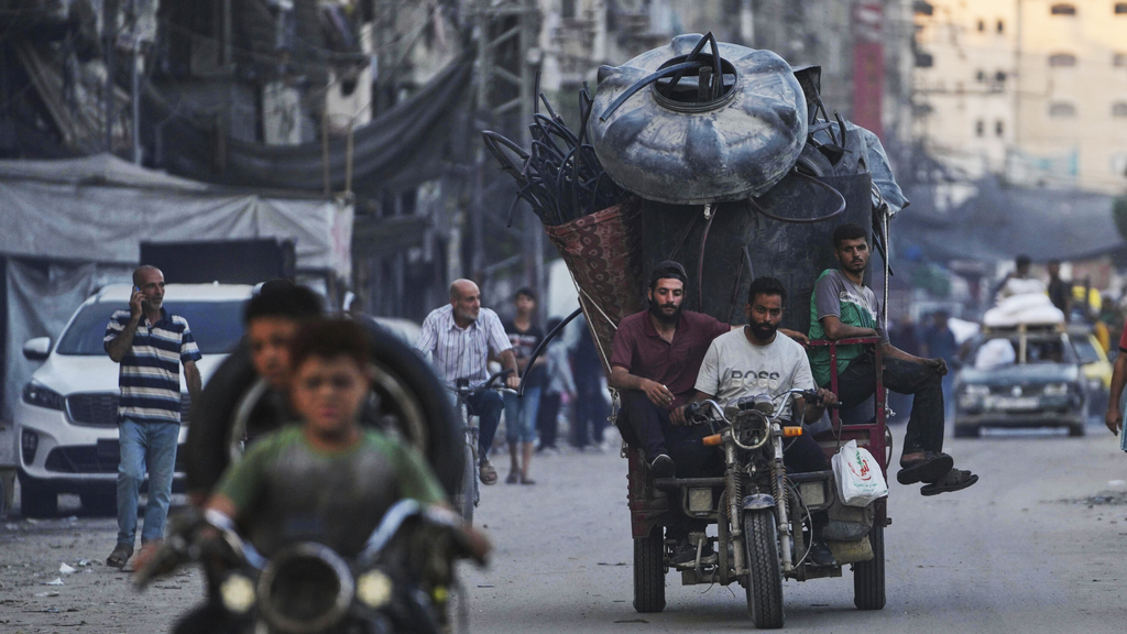 עקורים עזתים בורחים מצפון הרצועה