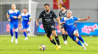 אוראל דגני עם הכדור