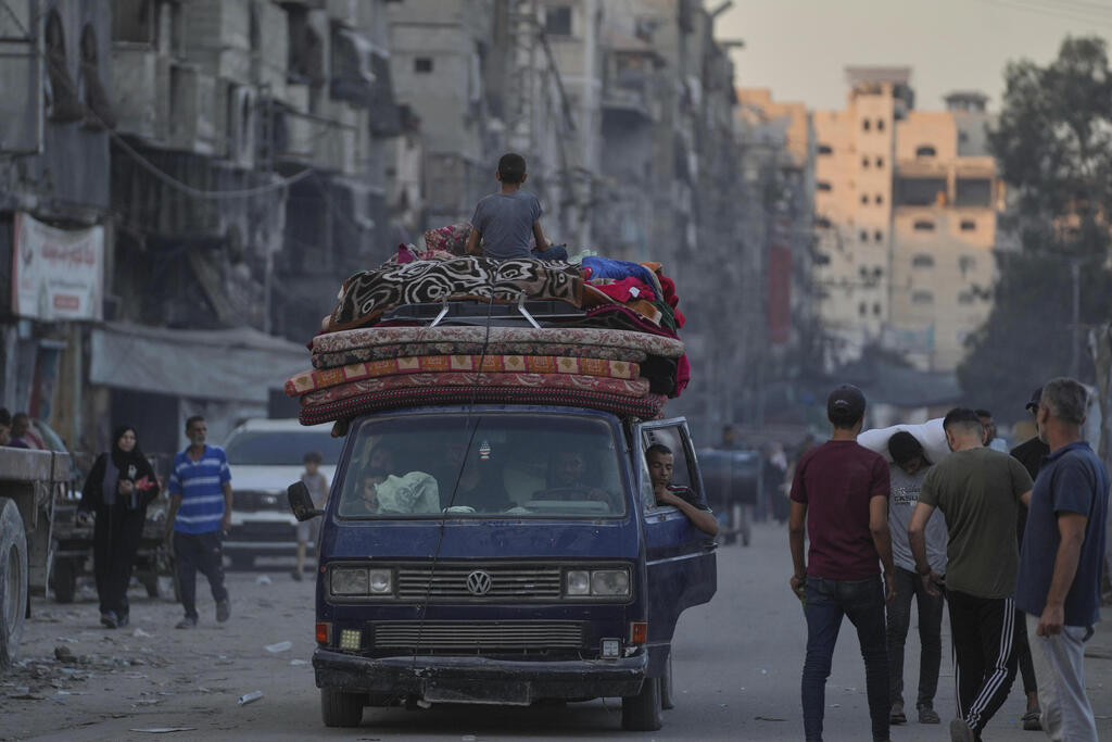 עקורים עזתים בורחים מצפון הרצועה