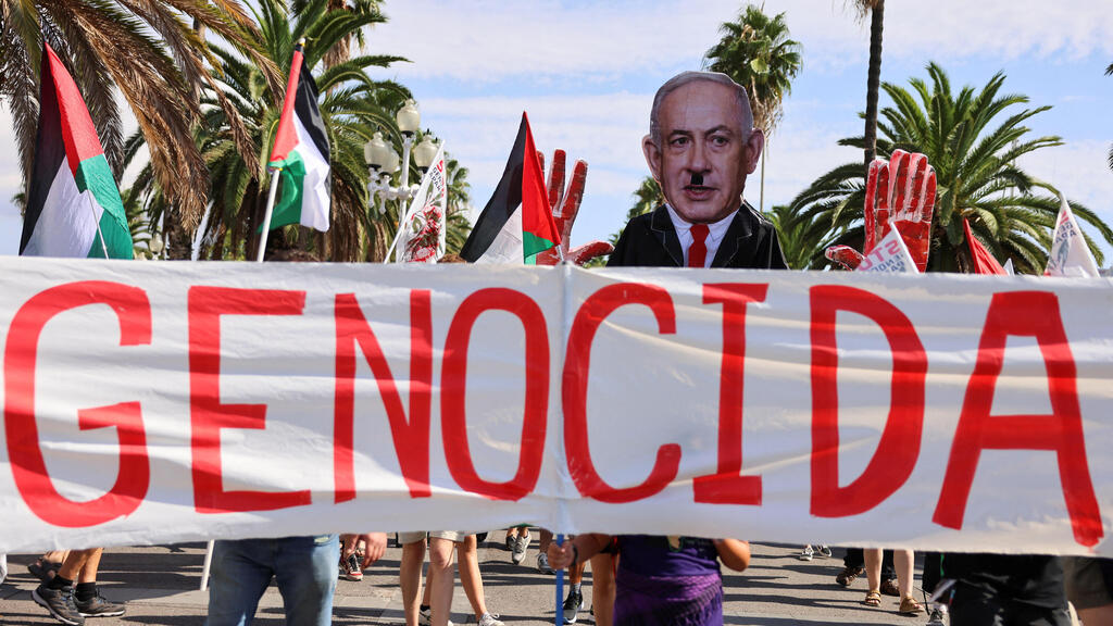 ספרד נמל ברצלונה מפגינים פרו פלסטינים פלסטיניים משט סומוד צומוד