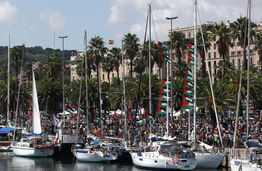 ספרד נמל ברצלונה מפגינים פרו פלסטינים פלסטיניים משט סומוד צומוד