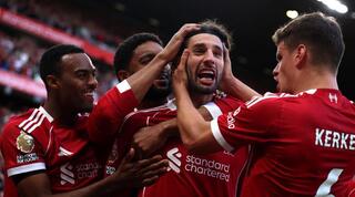 שחקני ליברפול בטירוף עם דומיניק סובוסלאי