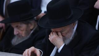 הרב הירש לצד הרב לנדו