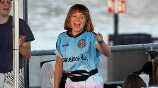 גרטה טונברג לפני היציאה השנייה של ה משט מ ברצלונה ל רצועת עזה