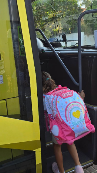 אביגיל עידן, שורדת שבי החמאס, עולה לכיתה א'