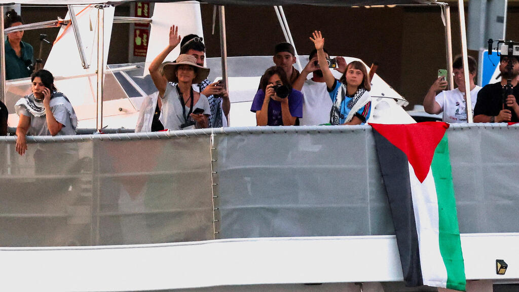 משט פרו פלסטיני יוצא מ ברצלונה לרצועת עזה