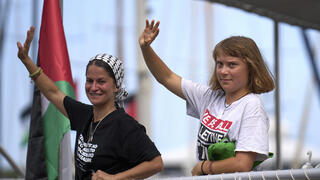 הפעילה גרטה טונברג על ספינה משט ל עזה הפלגה מ ברצלונה 31 בדצמבר