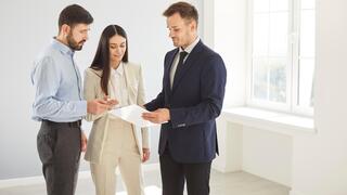 מי דואג לביטחון ומי לקרבה לעבודה?