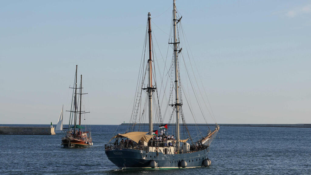 משט פרו פלסטיני יוצא מ ברצלונה לרצועת עזה