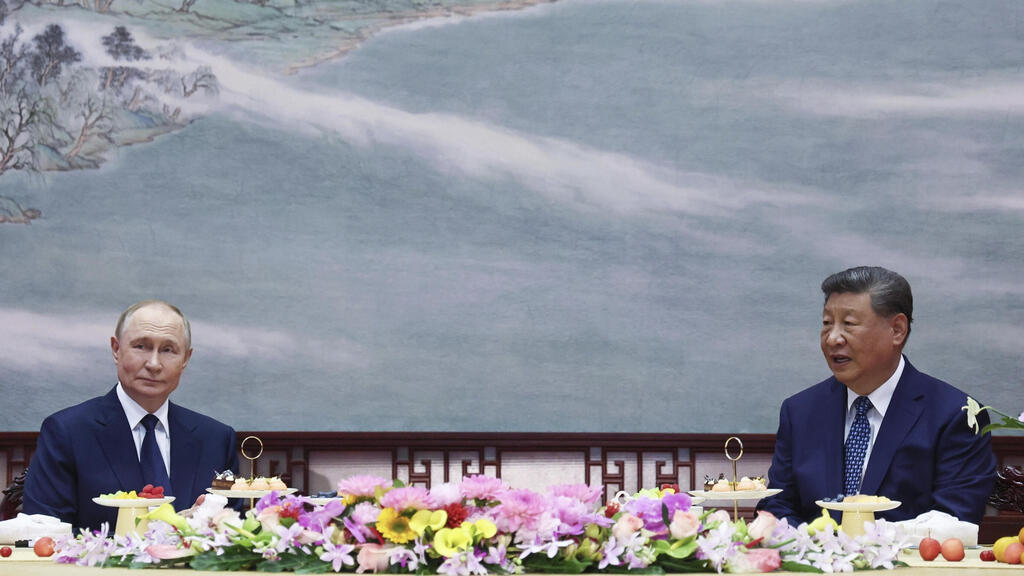 נשיא סין שי ג'ינפינג עם ולדימיר פוטין ב סין