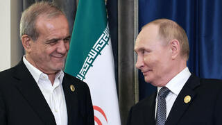 "רוסיה מעבירה לאיראן מודיעין על כוחות אמריקניים"