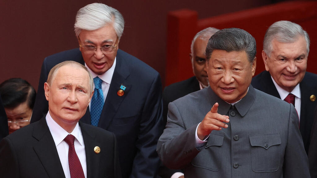 נשיא רוסיה פוטין עם נשיא סין שי ג'ינפינג ב בייג'ינג