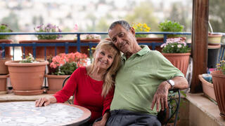 שולה אטיה בבית בקש 