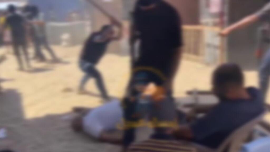 תיעוד: אנשי חמאס הכו תושבים בחאן יונס שלא הסכימו לקבל שטרות