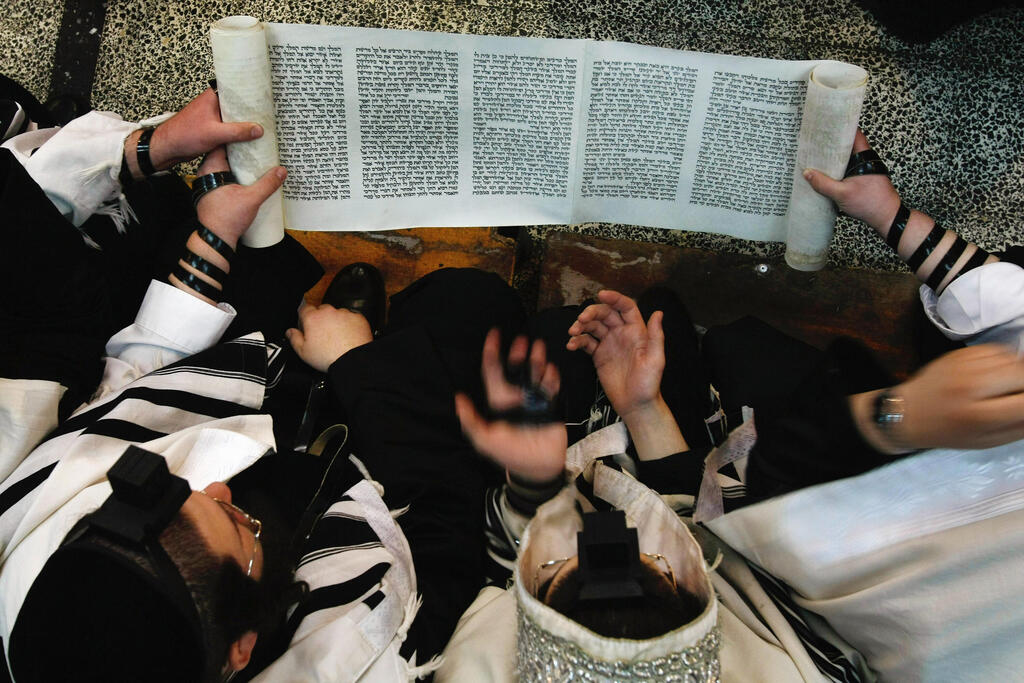 קריאת מגילת אסתר בבני ברק, ארכיון