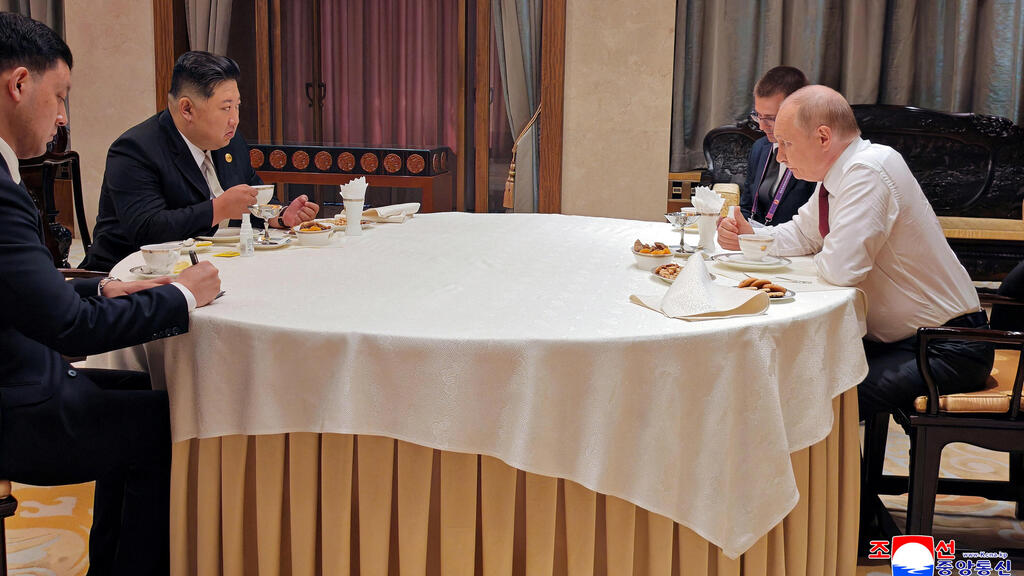 פגישת ולדימיר פוטין ו קים ג'ונג און בייג'ינג סין