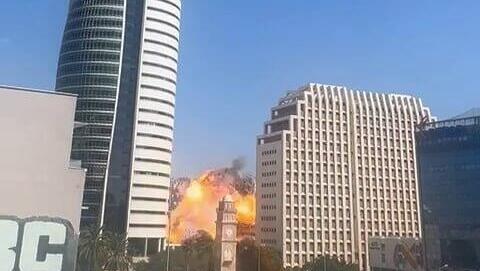 הפגיעה הישירה סמוך למגדל המפרש, במהלך מבצע עם כלביא