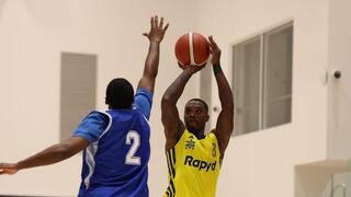 שחקן מכבי ת"א לוני ווקר