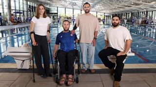 הליך השיקום של ליזה ברזניק, סגן דור יפרח, אביהו גת חן ויצחק שוורץ המשתקמים בבית הלוחם בסניף תל-אביב