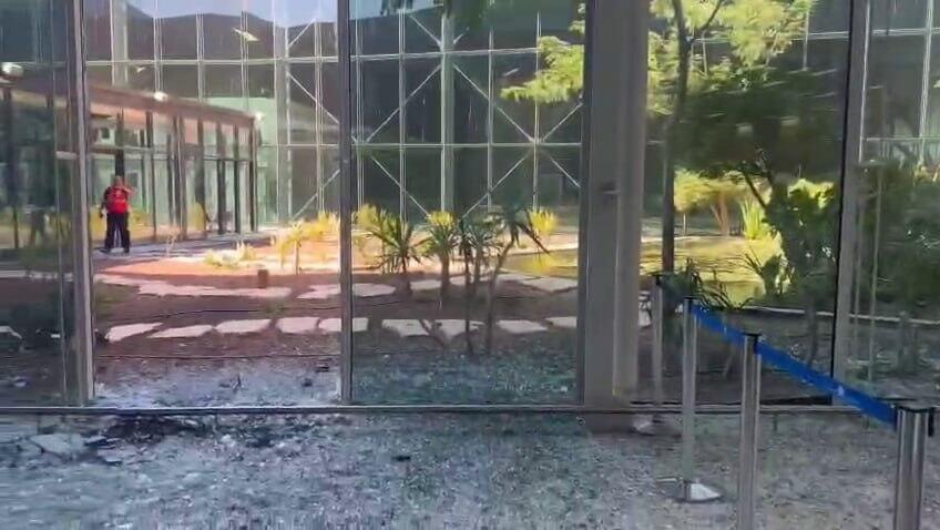 פגיעה ישירה בשדה התעופה רמון