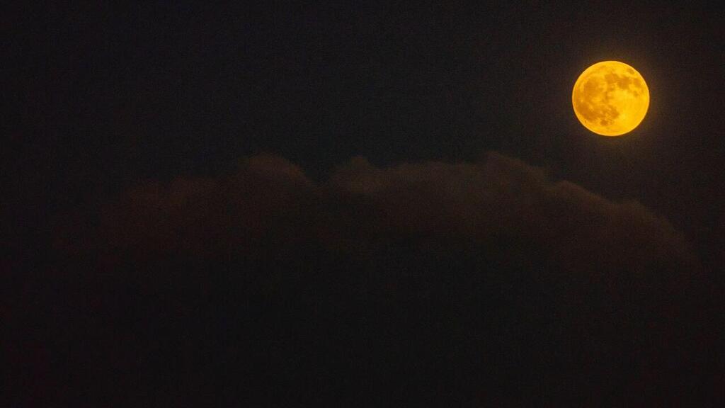 תחילת ליקוי הירח בישראל