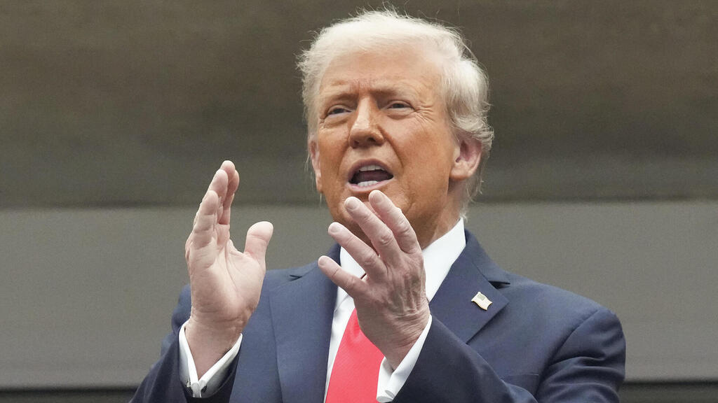 טראמפ ביציע