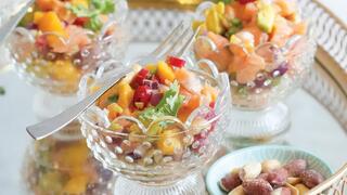 סלט חריף עם סלמון ומנגו