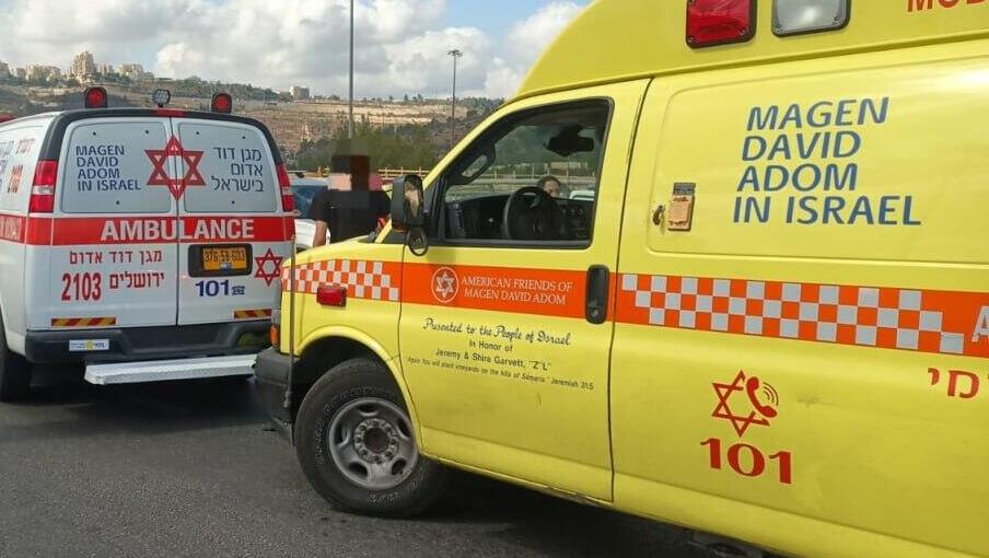 פיגוע ירי ליד חברון: פצועים במקום, מצוד אחר המחבל שנמלט