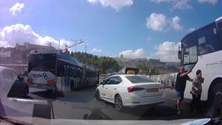 תיעוד רגעי הפיגוע ממצלמת רכב