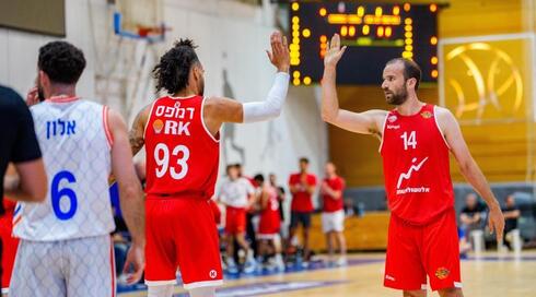 קודי דמפס ונטע סגל שמחים