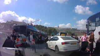 תיעוד רגעי הפיגוע ממצלמת רכב