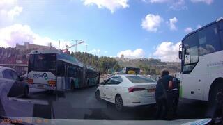 תיעוד רגעי הפיגוע ממצלמת רכב