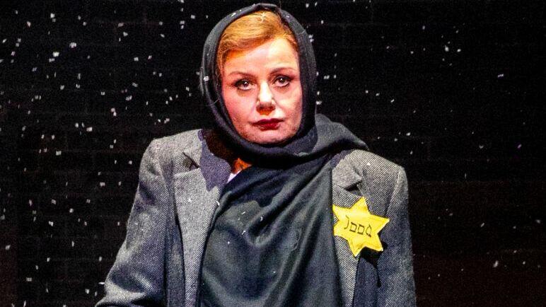 Хана Ласло в спектакле "Венецианский купец" 